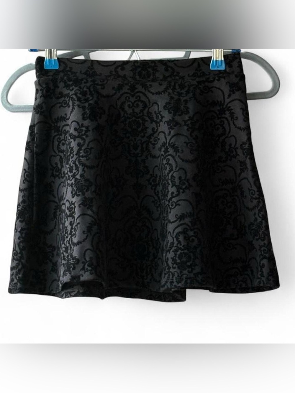 Vintage 90s/y2k Top 10 Black Crushed Velvet Floral Pattern Mini Skirt